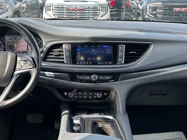 Used 2022 Buick Enclave Premium AWD/4WD image 28
