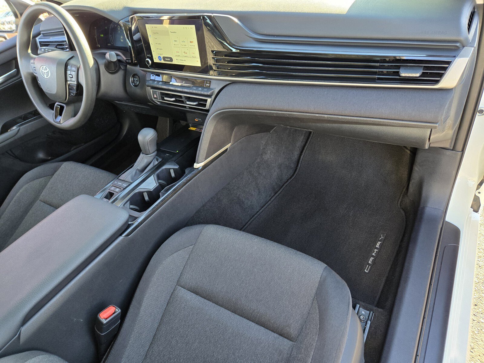 Used 2025 Toyota Camry SE image 18