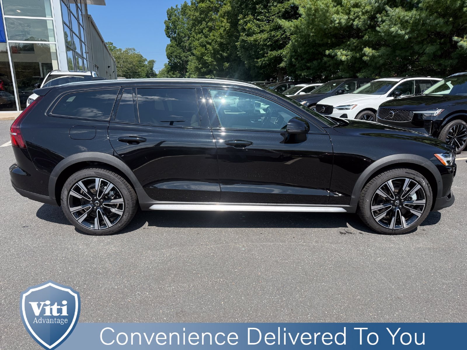 New 2026 Volvo V60 B5 Cross Country Ultra w/ Protection Package Premier AWD/4WD image 9