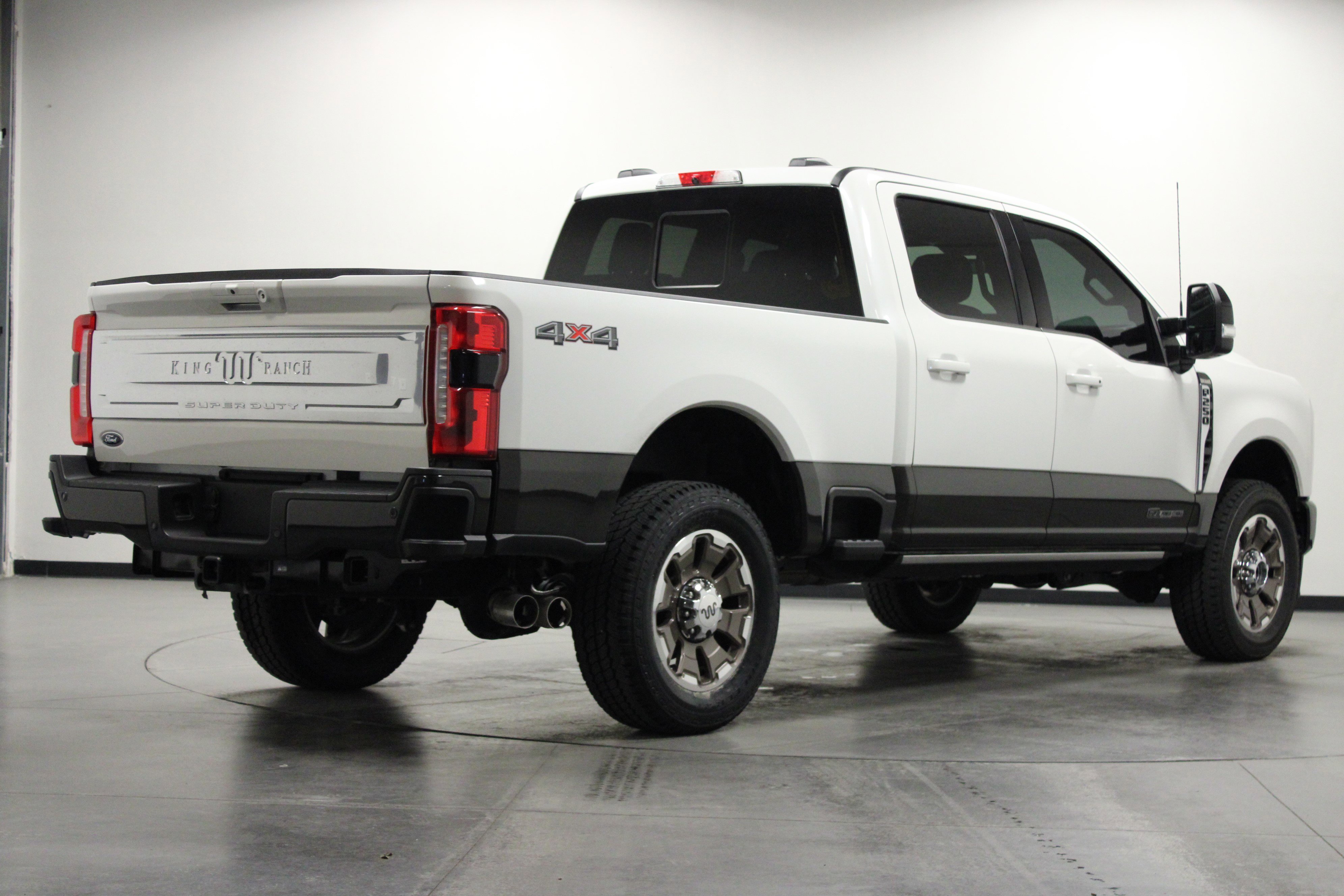 Used 2024 Ford F250 King Ranch image 4