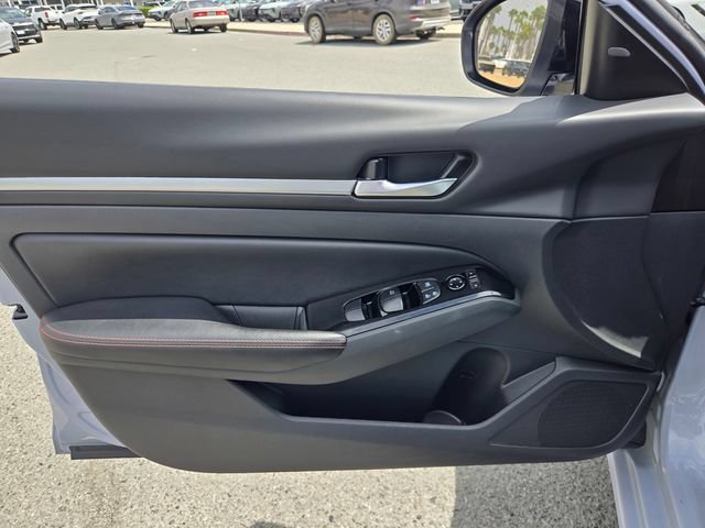 Used 2024 Nissan Altima 2.5 SR FWD image 16