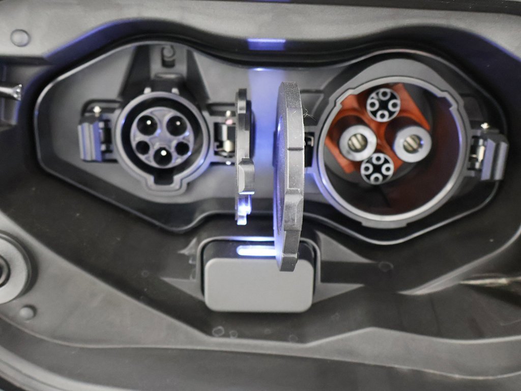New 2025 Mitsubishi Outlander SEL image 24