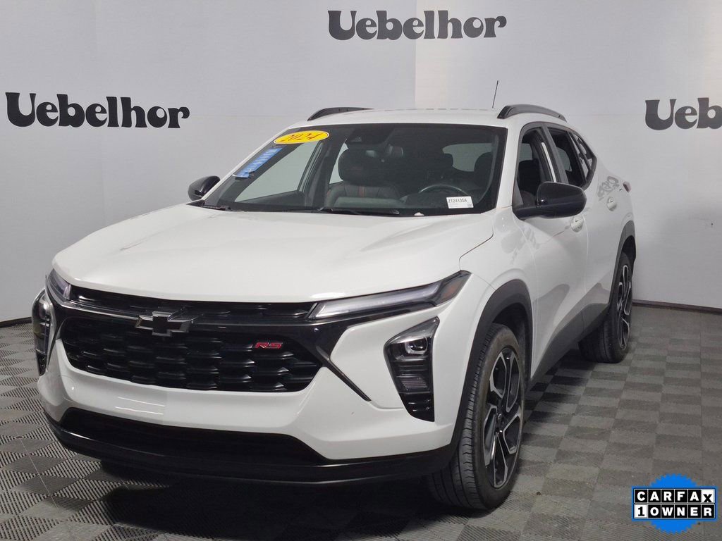 Certified 2024 Chevrolet Trax RS image 3