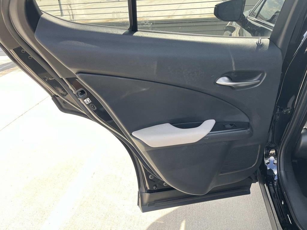 Used 2019 Lexus UX 200 w/ Premium Package image 18