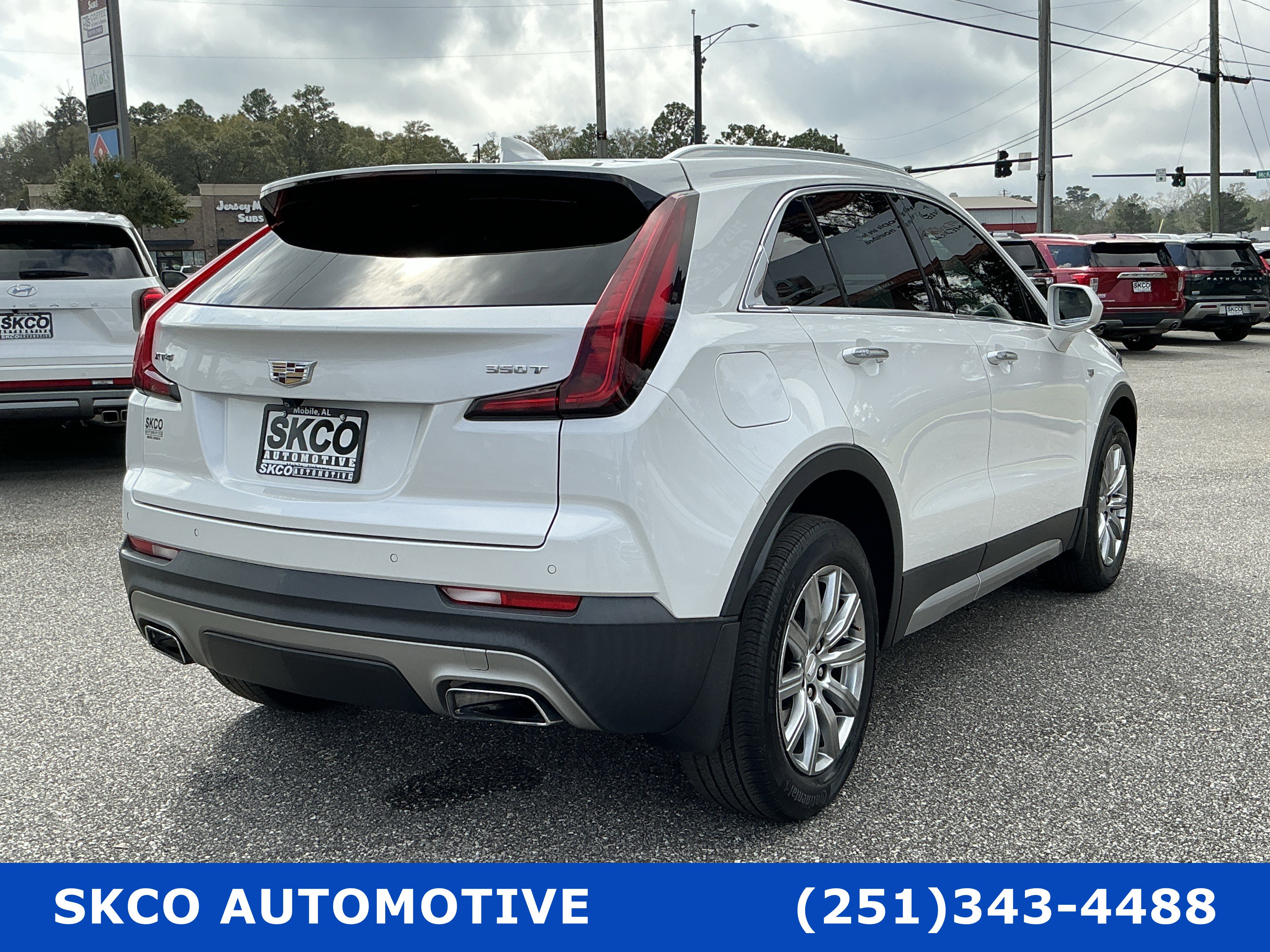 Used 2020 Cadillac XT4 Premium Luxury w/ Driver Awareness Package image 5