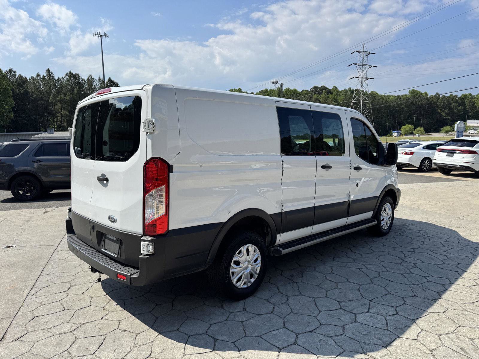 Used 2017 Ford Transit 250 130 Low Roof w/ Exterior Upgrade Package RWD image 10