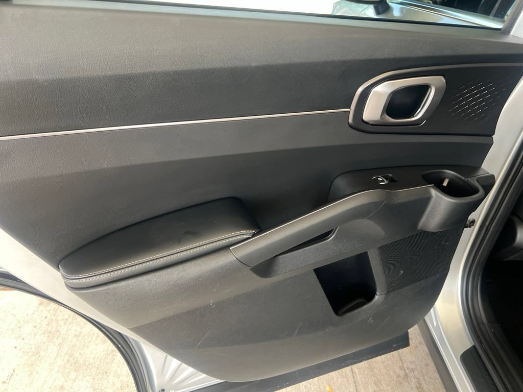 Certified 2021 Kia Sorento LX AWD/4WD image 10