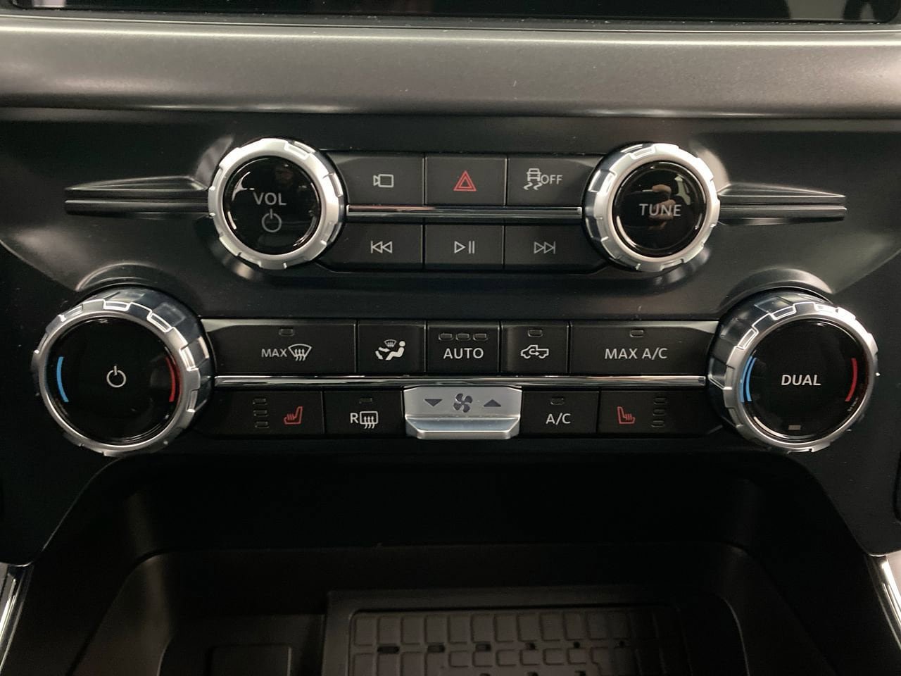 New 2026 Ford F150 XLT w/ Equipment Group 302A MID AWD/4WD image 22