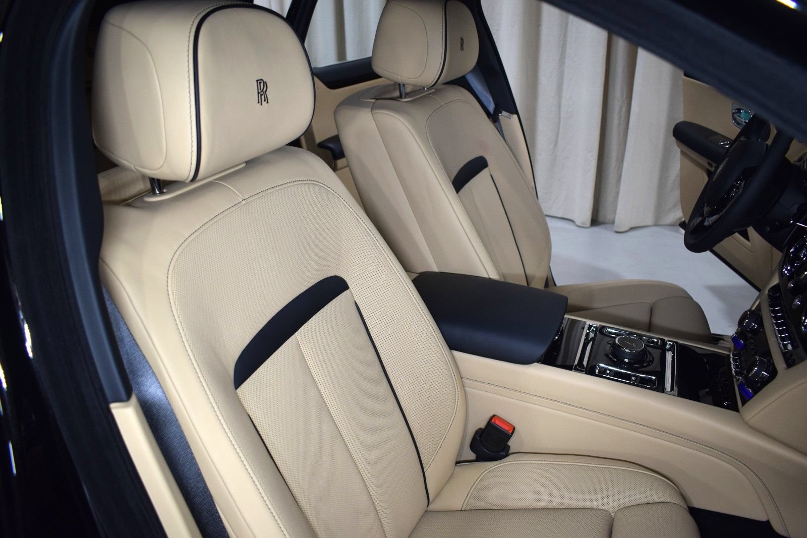 New 2026 Rolls-Royce Ghost AWD/4WD image 25