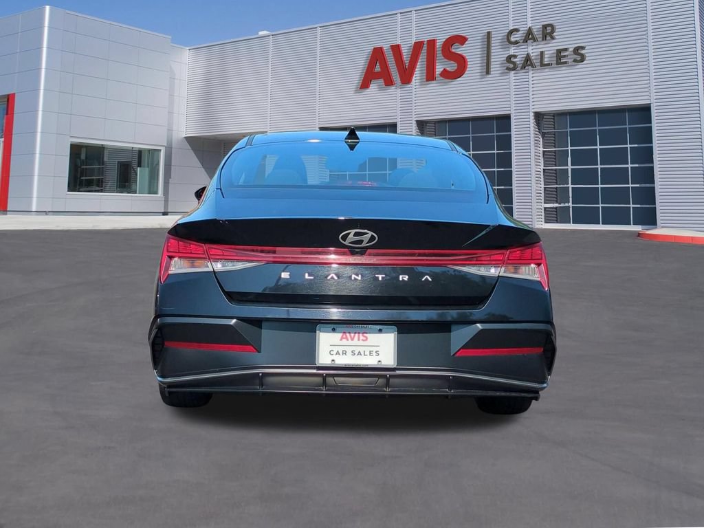 Used 2025 Hyundai Elantra SEL FWD image 7