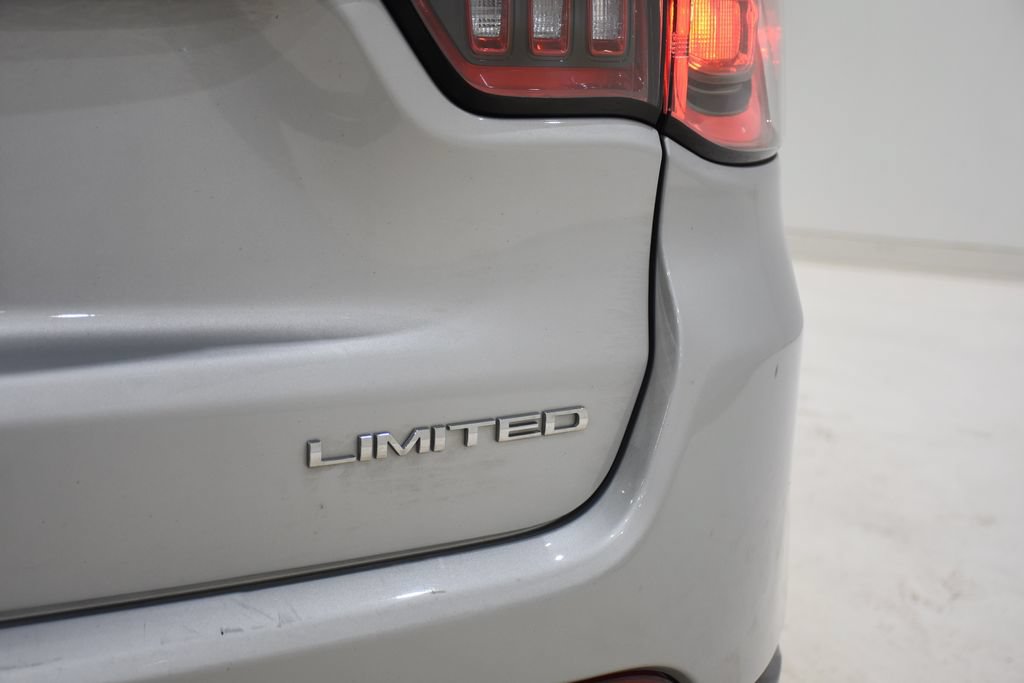 Used 2025 Jeep Compass Limited AWD/4WD image 29