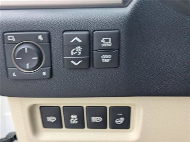 Used 2022 Lexus GX 460 Luxury w/ Sport Design Package AWD/4WD image 13