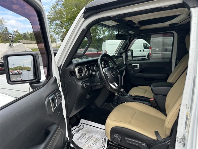 Used 2020 Jeep Gladiator Overland w/ Trailer Tow Package image 35