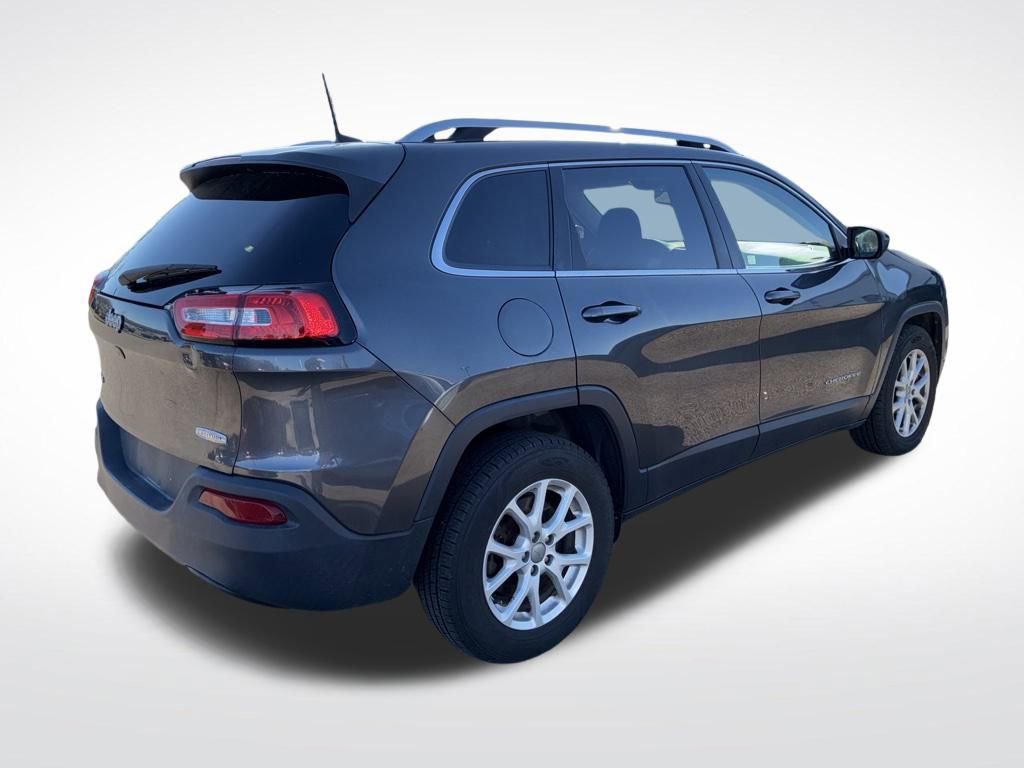 Used 2017 Jeep Cherokee Latitude w/ Cold Weather Group image 6