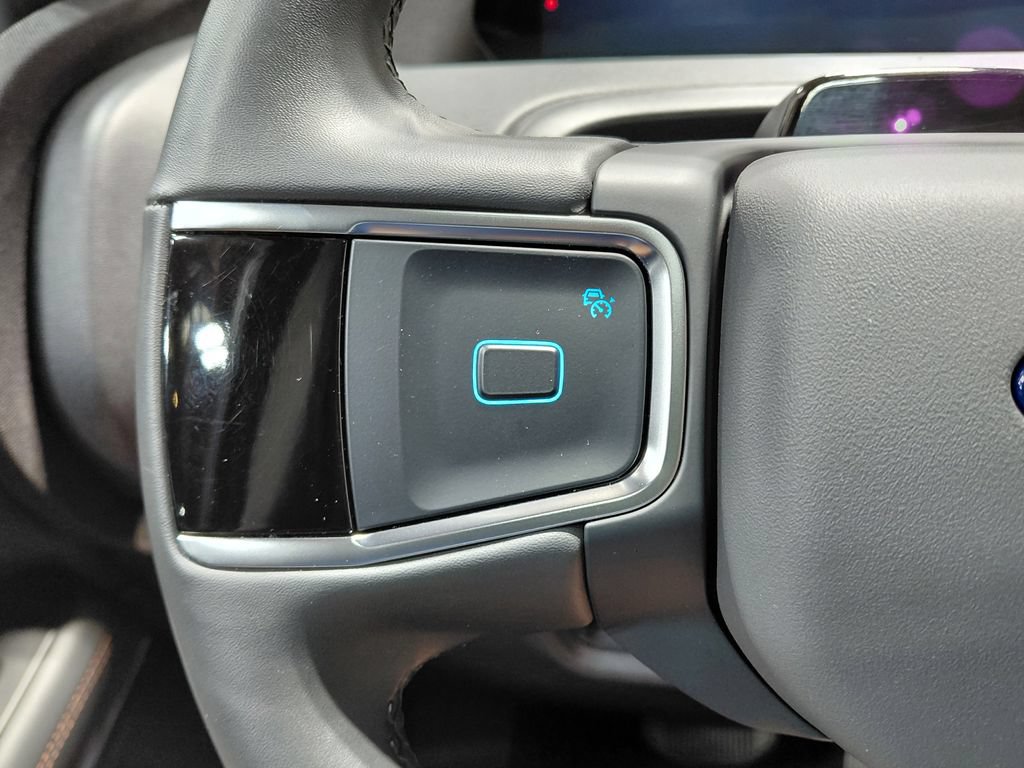 Certified 2025 Ford Expedition Active AWD/4WD image 38