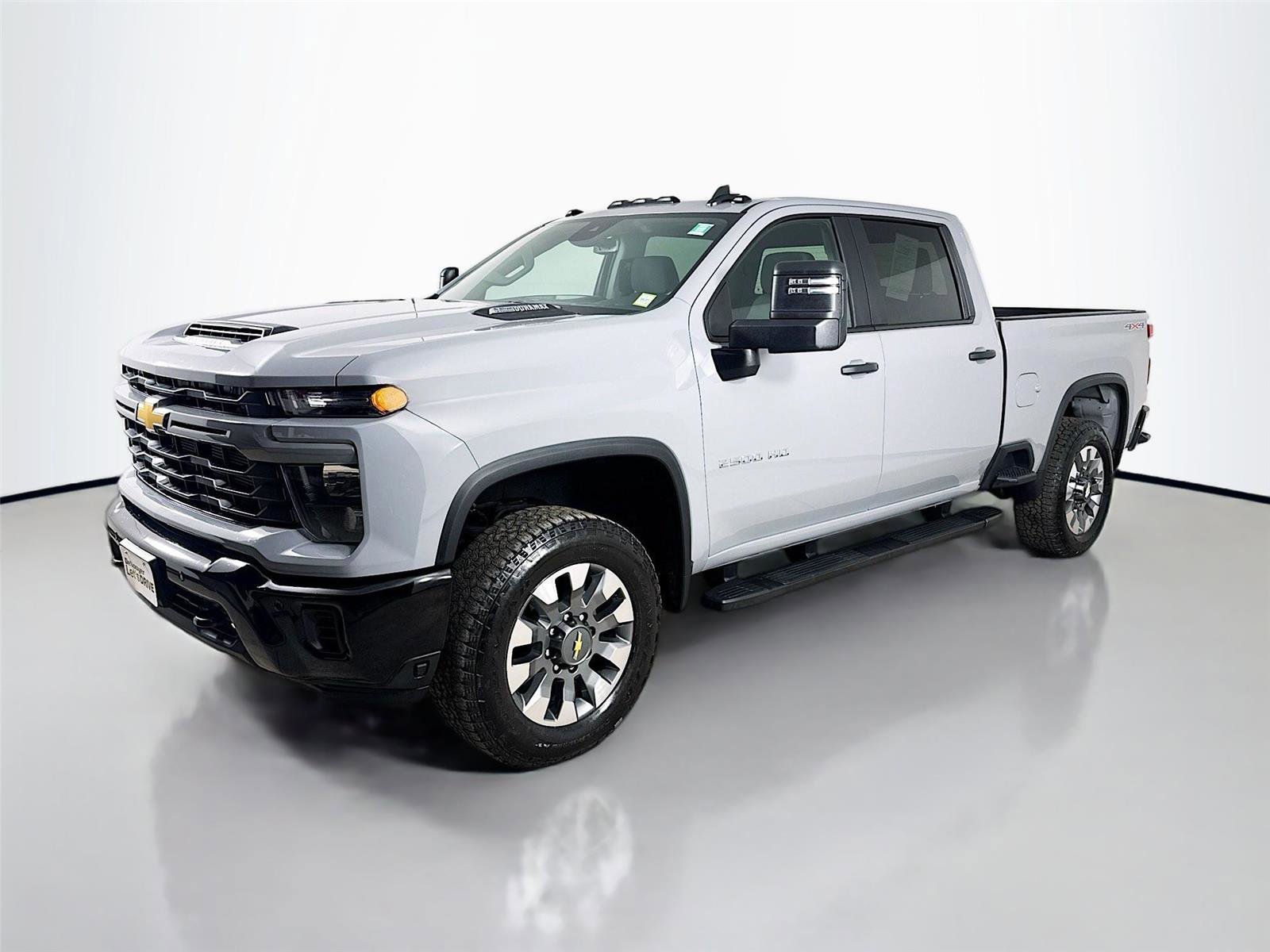 Used 2025 Chevrolet Silverado 2500 Custom w/ Custom Value Package AWD/4WD image 5