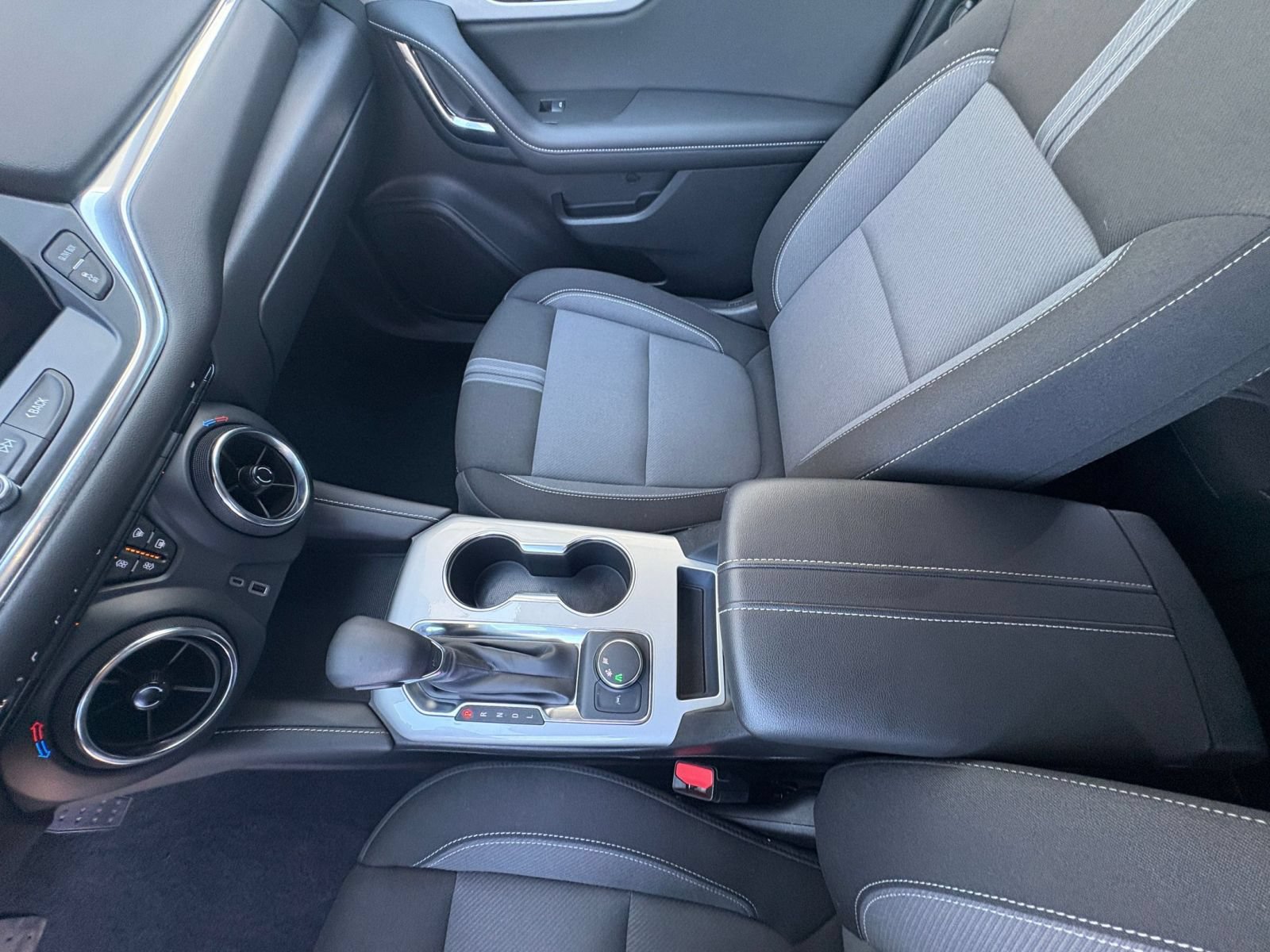 Used 2025 Chevrolet Blazer LT FWD image 43