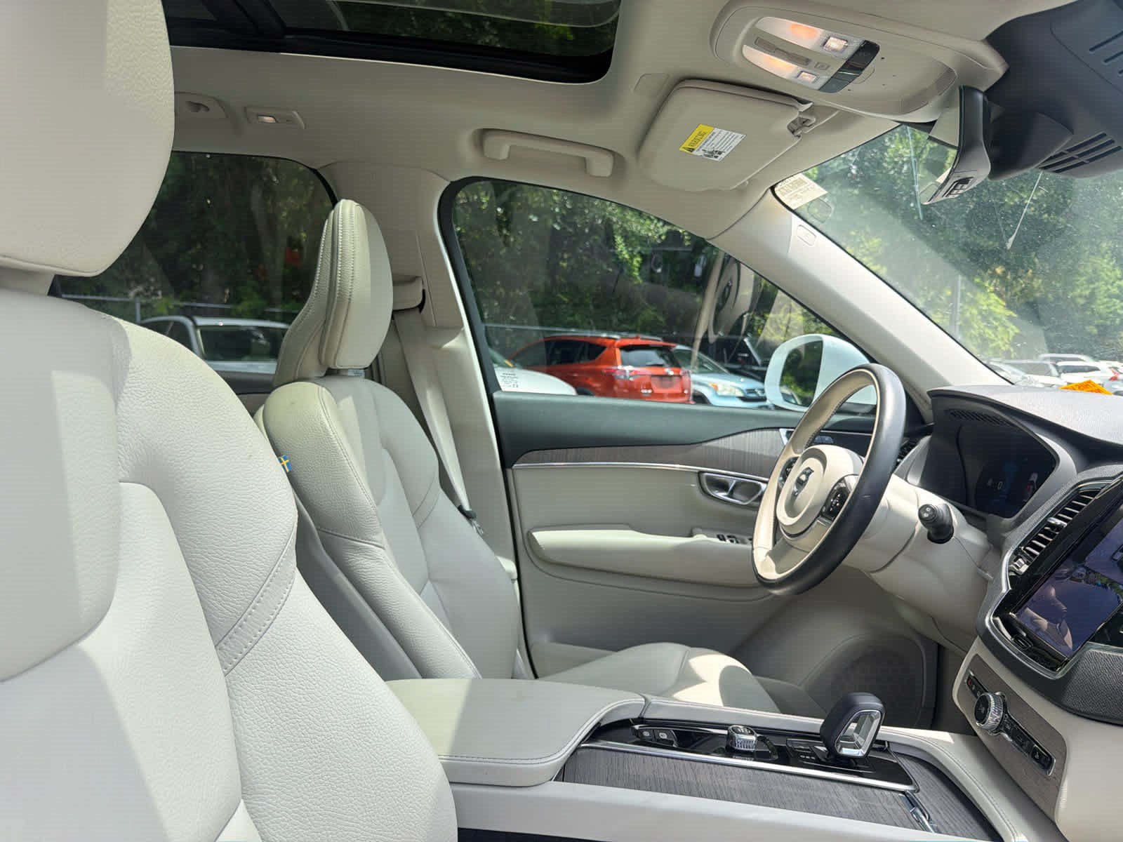 Used 2024 Volvo XC90 B6 Plus w/ Protection Package Premier AWD/4WD image 27
