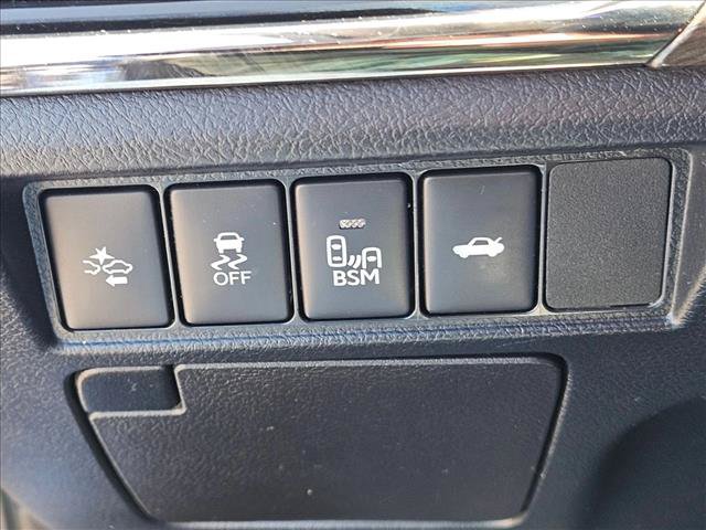 Used 2017 Toyota Avalon XLE Premium w/ All Weather Liner Package FWD image 13