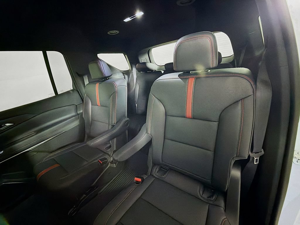 New 2026 Chevrolet Traverse RS w/ LPO, Floor Liner Package AWD/4WD image 18