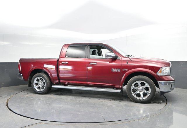 Used 2018 RAM 1500 Laramie w/ Convenience Group AWD/4WD image 3