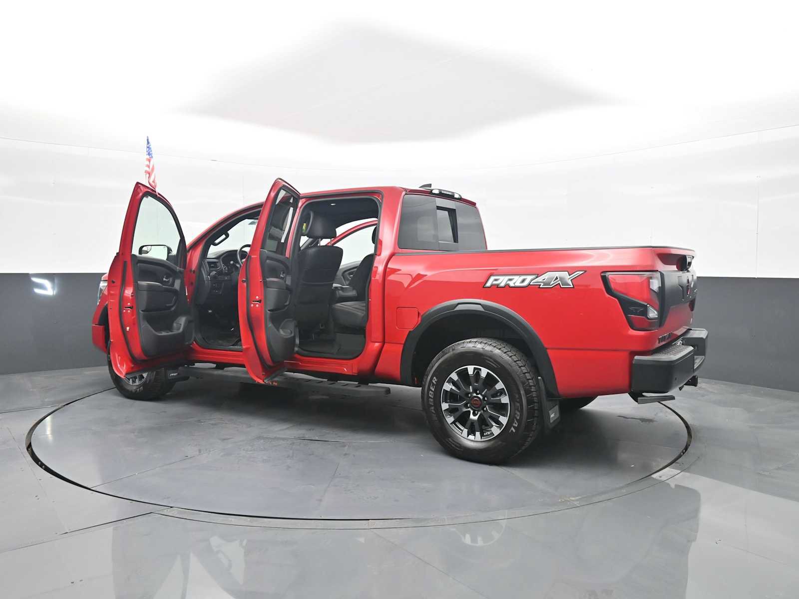 Used 2024 Nissan Titan PRO-4X w/ Pro-4x Convenience Package AWD/4WD image 46