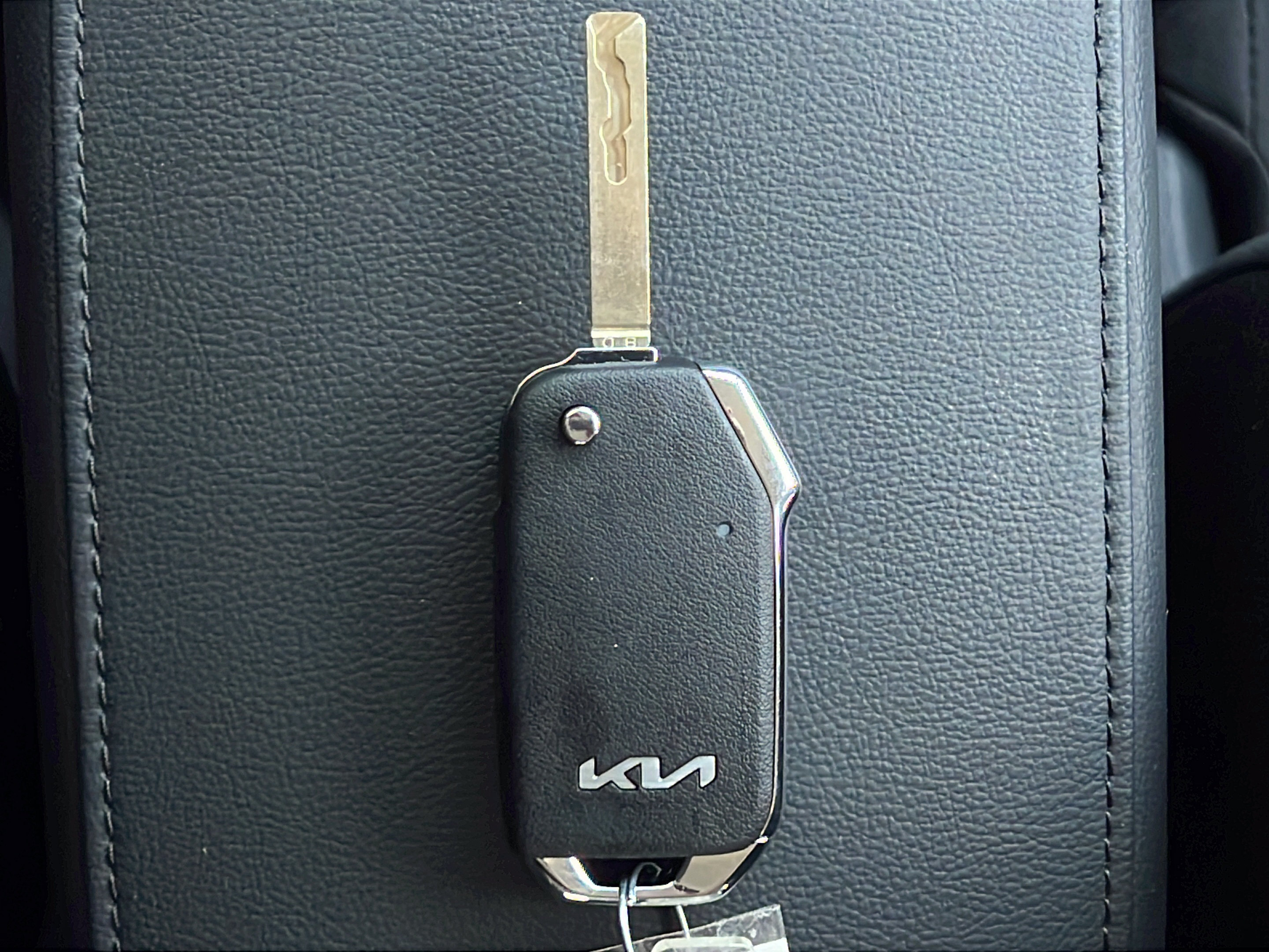 Certified 2025 Kia Soul LX w/ LX Technology Package FWD image 24