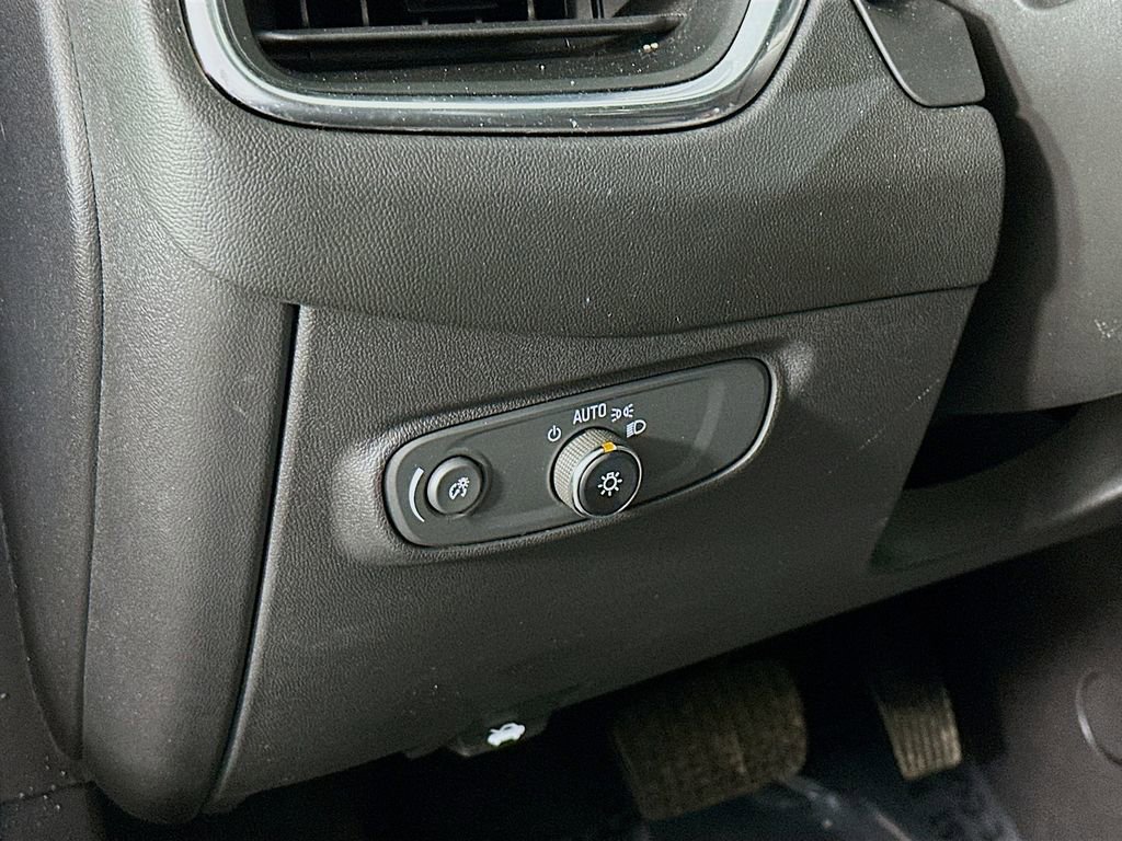 Used 2023 Chevrolet Equinox LT image 15