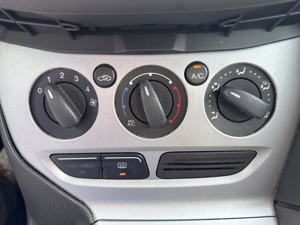 Used 2012 Ford Focus SE image 17