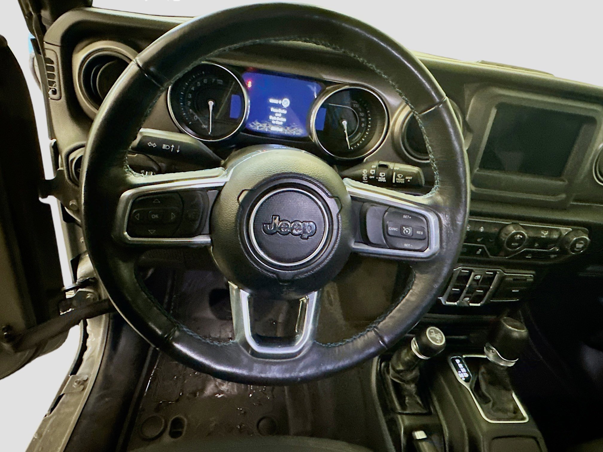 Used 2023 Jeep Wrangler Unlimited w/ Cold Weather Group AWD/4WD image 18