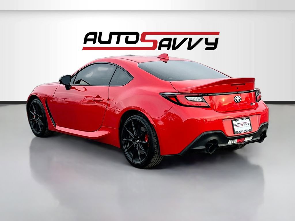 Used 2025 Toyota GR86 Premium w/ Performance Package RWD image 5