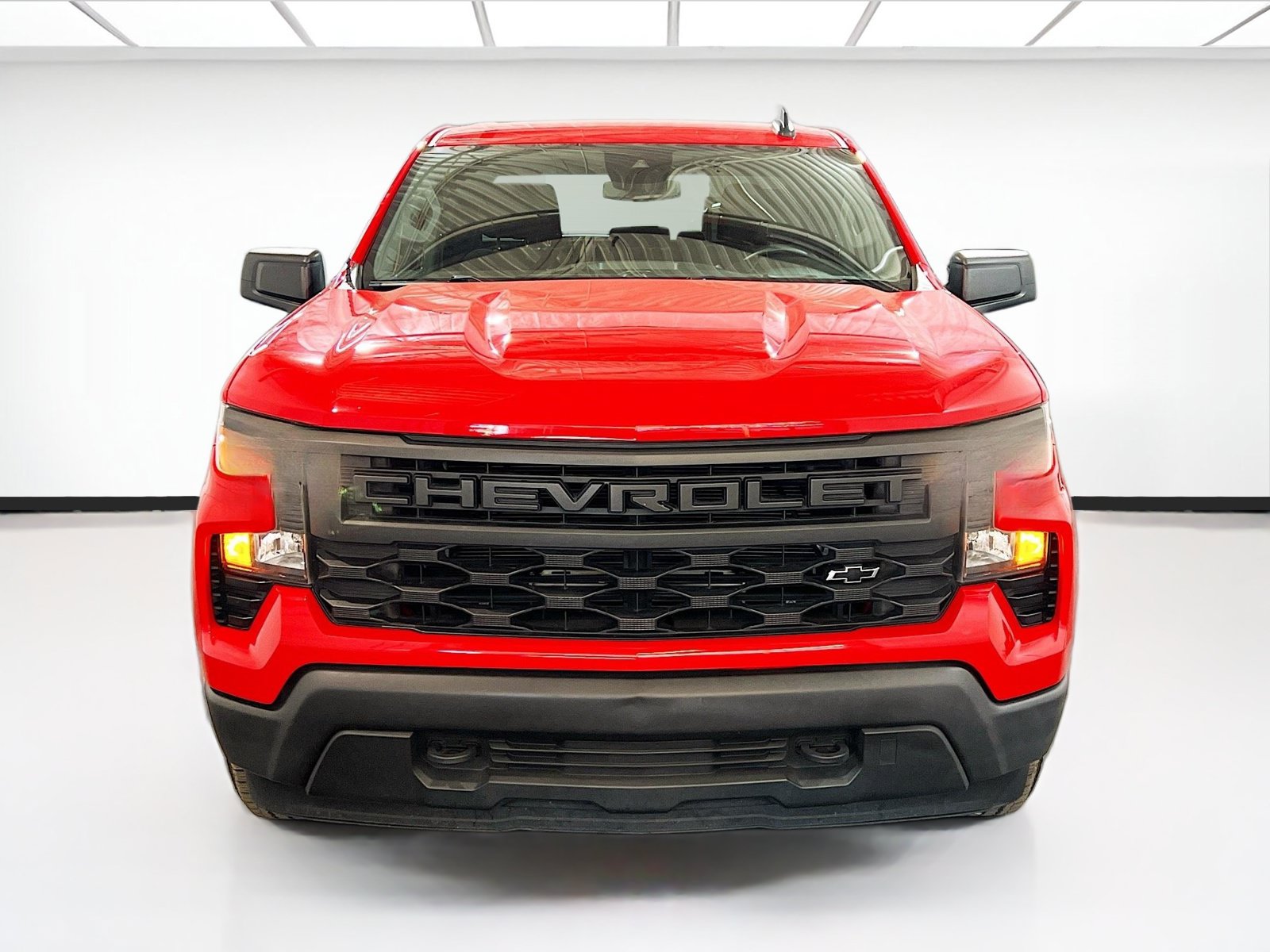 Used 2022 Chevrolet Silverado 1500 Custom w/ LPO, Dark Essentials Package RWD image 2