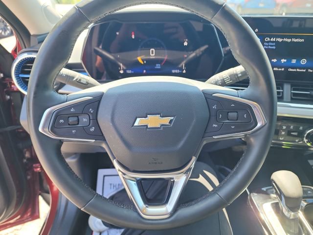 Used 2025 Chevrolet Trax LT w/ Driver Confidence Package FWD image 39