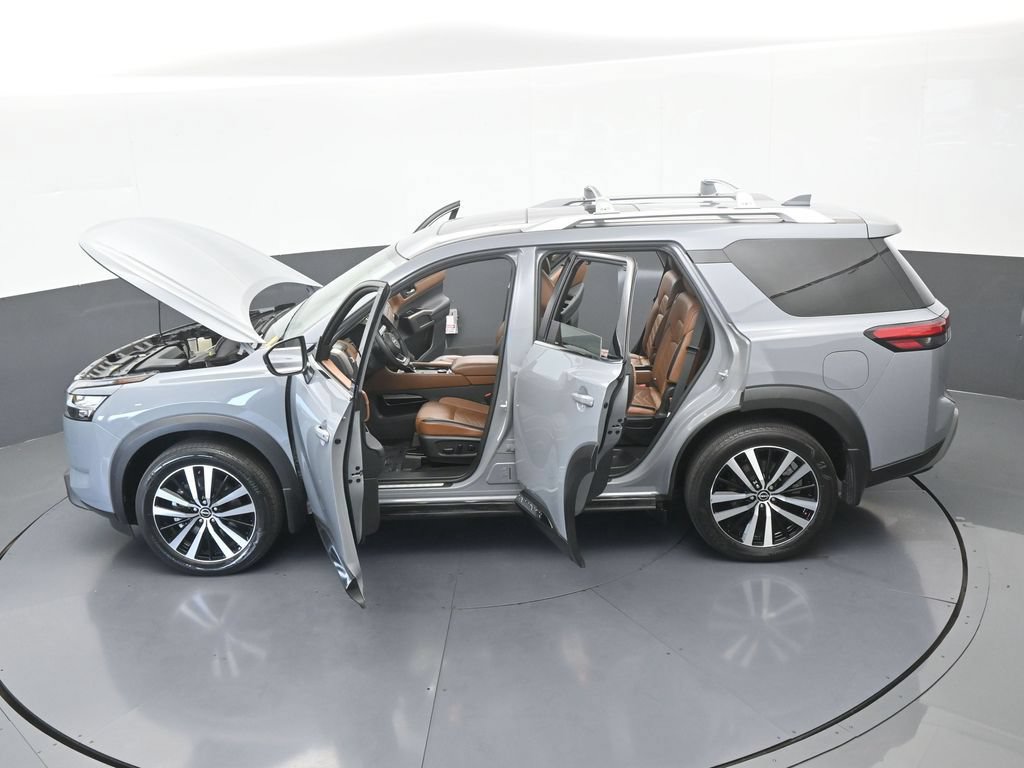 Used 2024 Nissan Pathfinder Platinum AWD/4WD image 69