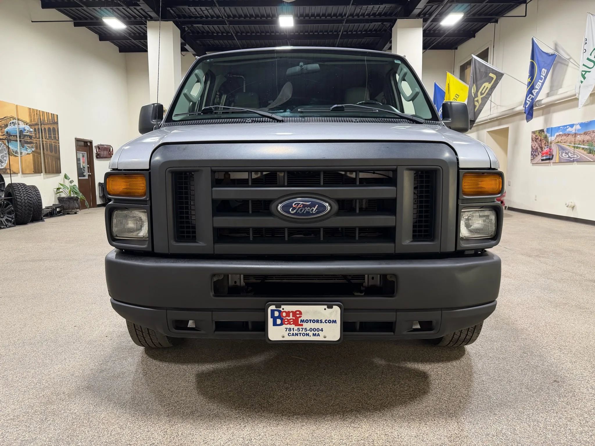 Used 2014 Ford E-250 and Econoline 250 w/ Power Group image 2