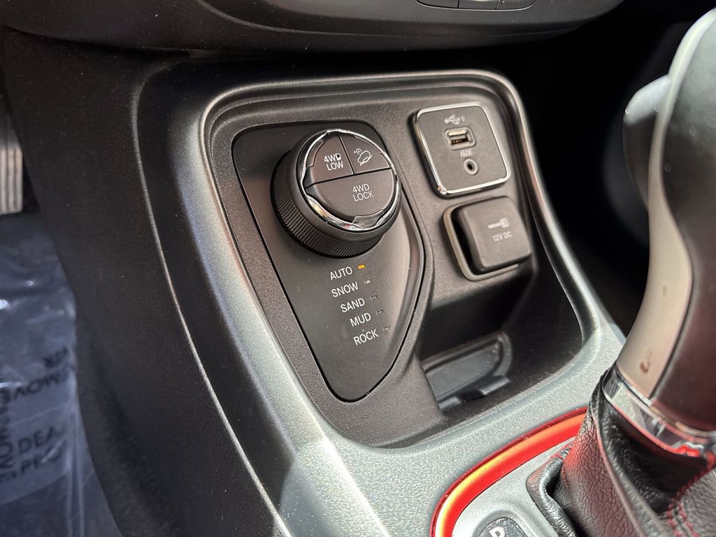 Used 2020 Jeep Compass Trailhawk AWD/4WD image 53