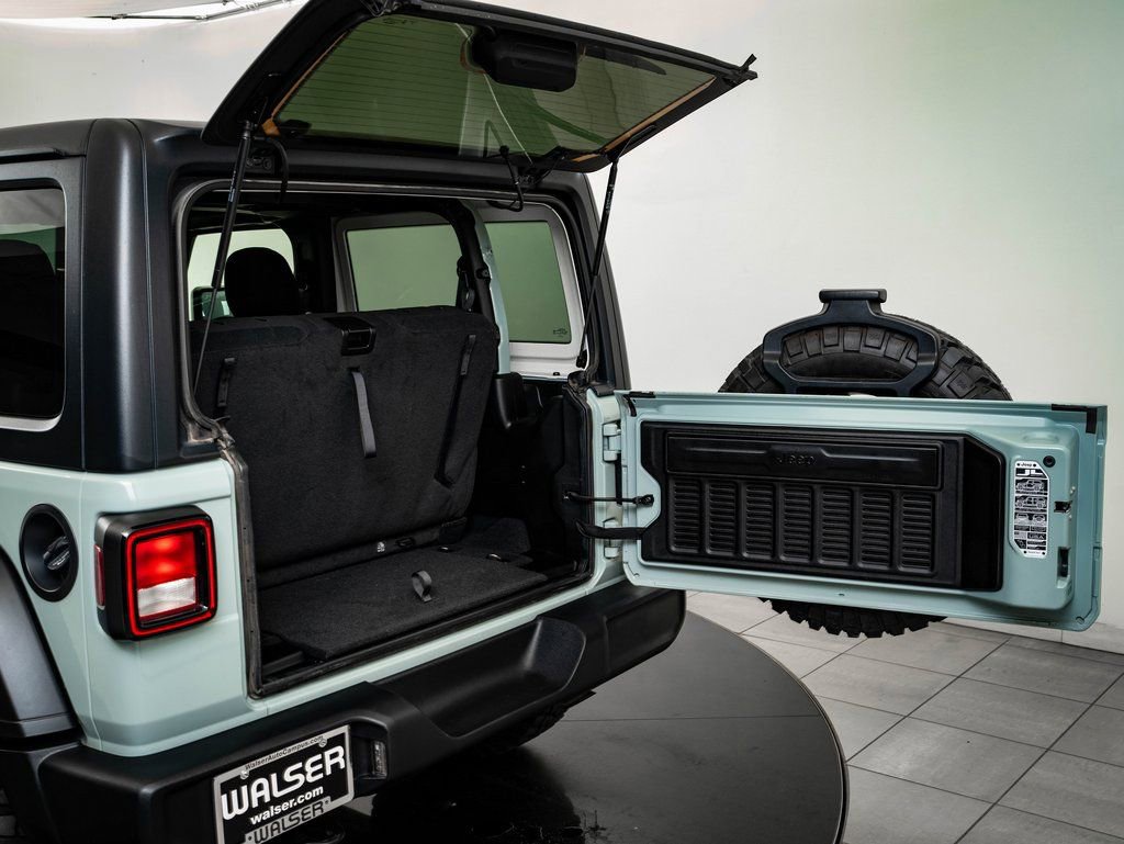 Used 2023 Jeep Wrangler Willys AWD/4WD image 23