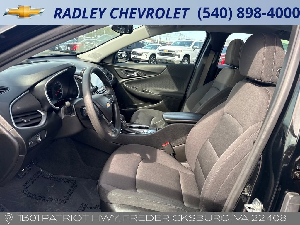 Used 2024 Chevrolet Malibu LT image 3