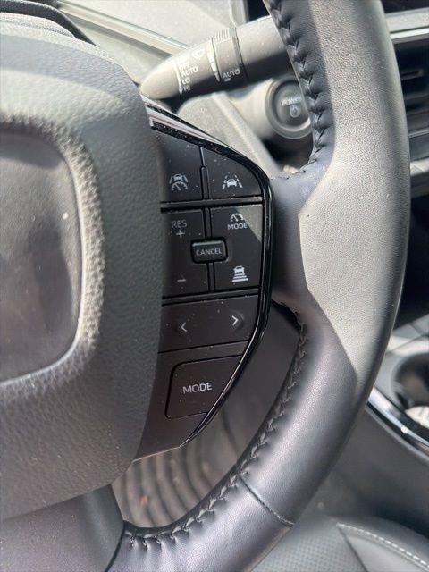 Used 2023 Toyota Prius XLE image 9