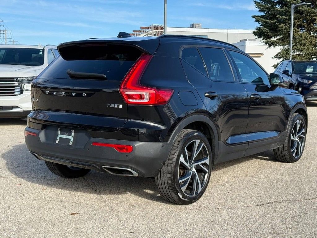 Used 2020 Volvo XC40 T5 R-Design w/ Protection Package Premier image 3