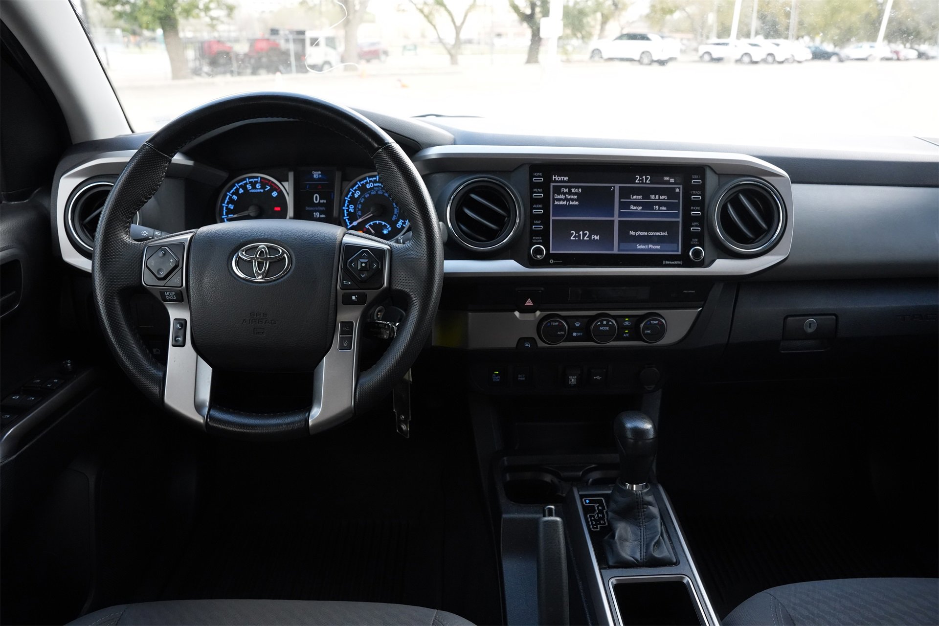 Used 2022 Toyota Tacoma SR5 w/ Technology Package image 9