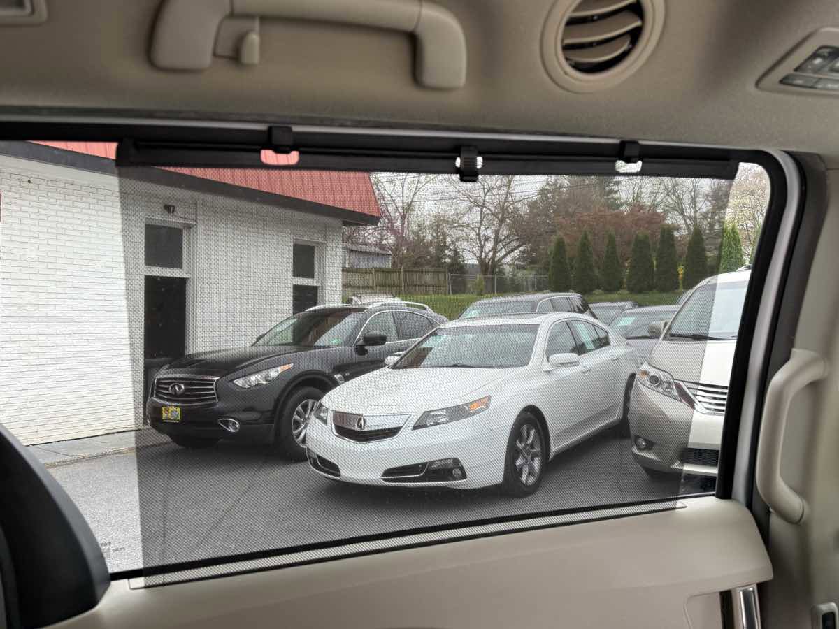 Used 2013 Toyota Sienna XLE image 30