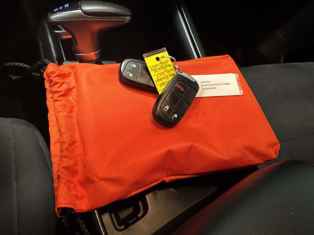 Used 2022 Dodge Durango SXT w/ Anodized Platinum Package image 32