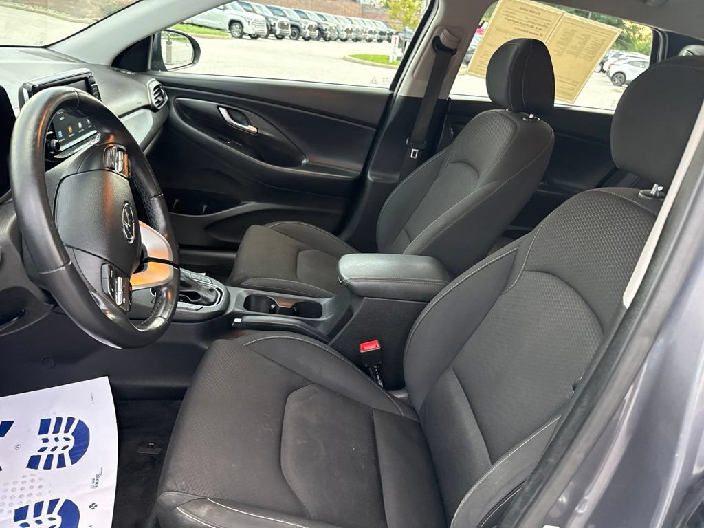 Used 2018 Hyundai Elantra GT w/ Style Package 02 FWD image 16