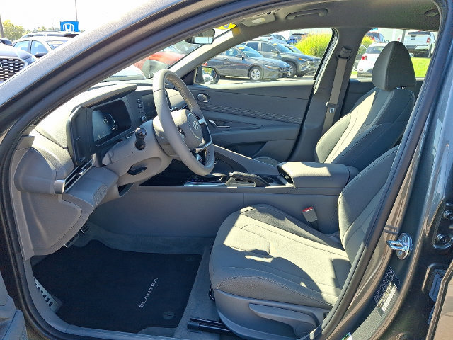 Certified 2026 Hyundai Elantra Sport FWD image 13