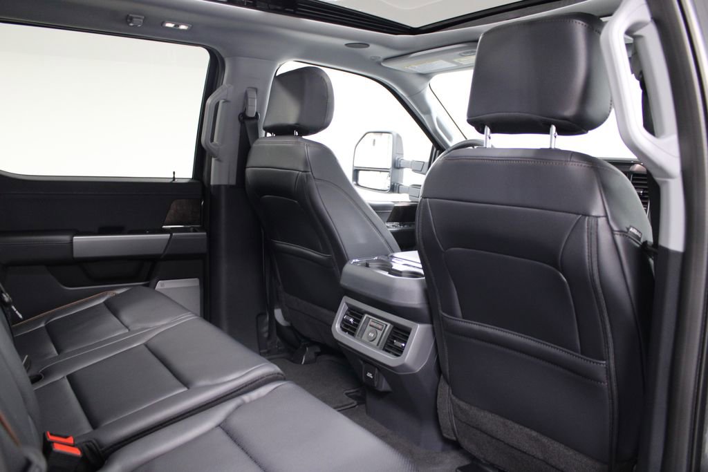 New 2026 Ford F250 Lariat w/ Black Appearance Package image 33