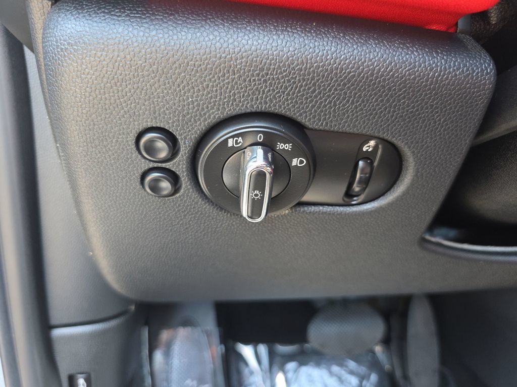 Used 2018 MINI Cooper Convertible FWD image 18