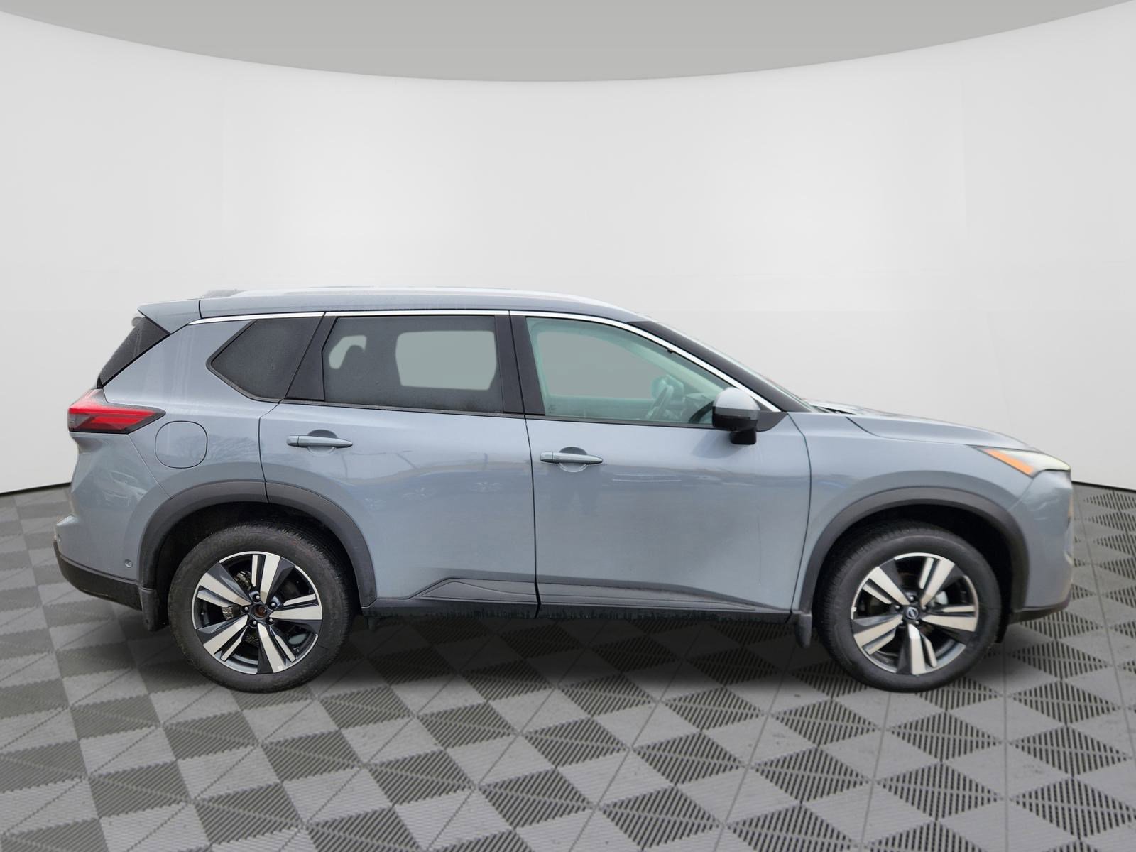 Certified 2024 Nissan Rogue SL w/ SL Premium Package image 6