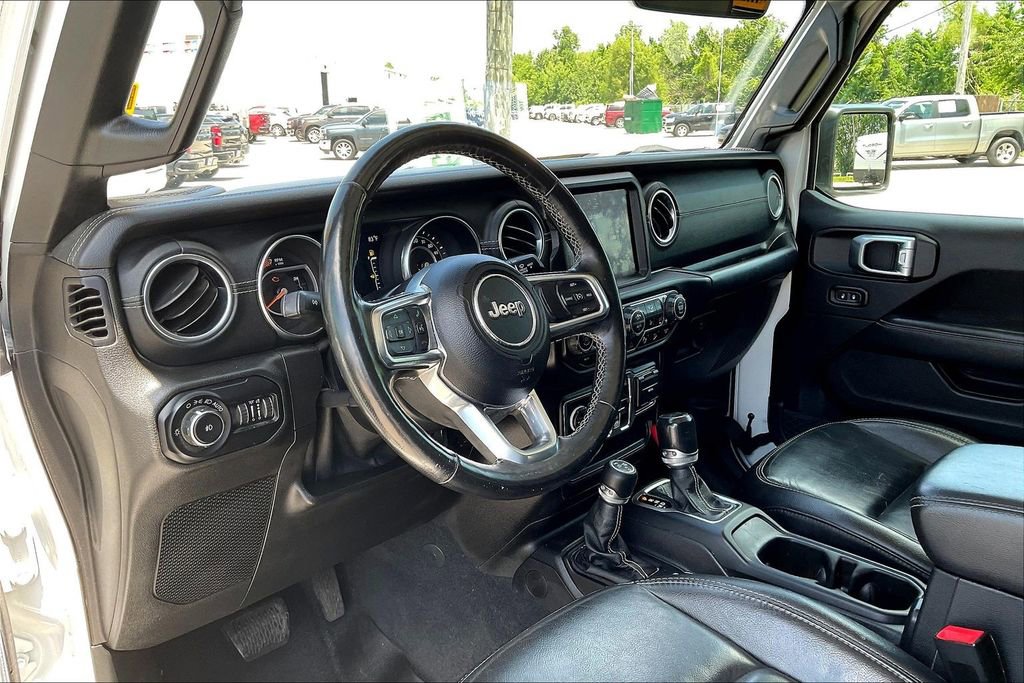 Used 2019 Jeep Wrangler Unlimited Sahara w/ Dual Top Group AWD/4WD image 12