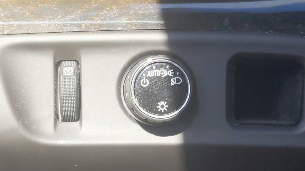 Used 2016 Cadillac Escalade Platinum image 28